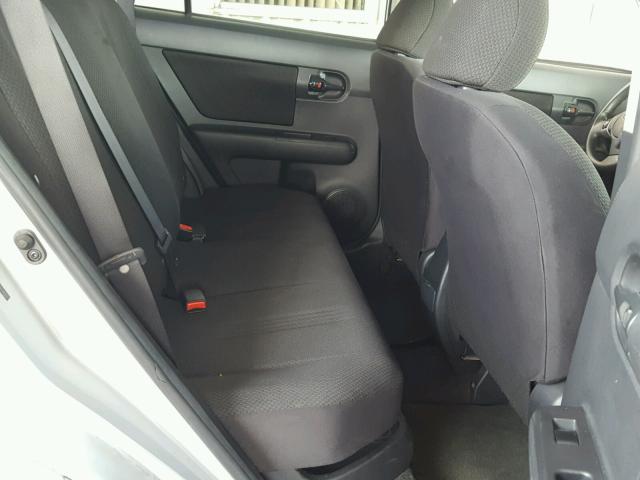 JTLKE50E091080897 - 2009 TOYOTA SCION XB Silber Foto 6