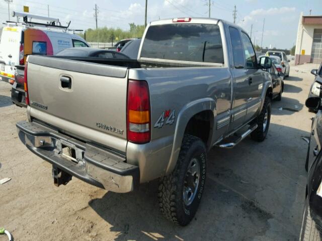 1GCHK29U61Z261032 - 2001 CHEVROLET SILVERADO GRAY photo 4