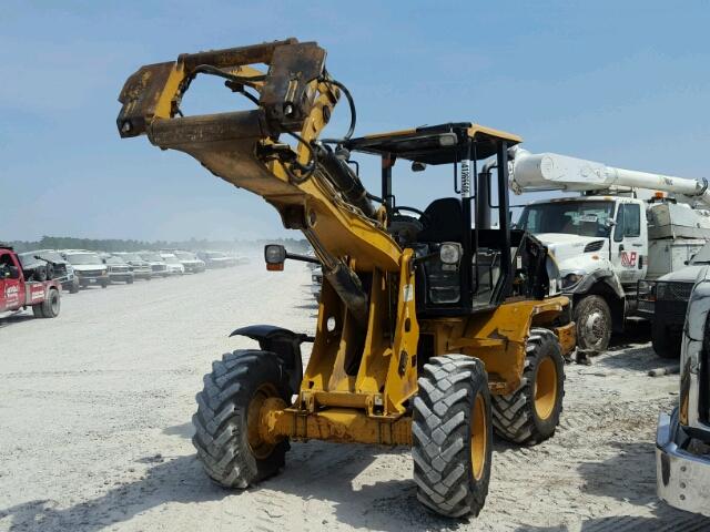 CAT00908HTAR00270 - 2004 CATERPILLAR FORKLIFT YELLOW photo 2