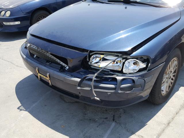 YV1SW61T742356520 - 2004 VOLVO V70 BLUE photo 9