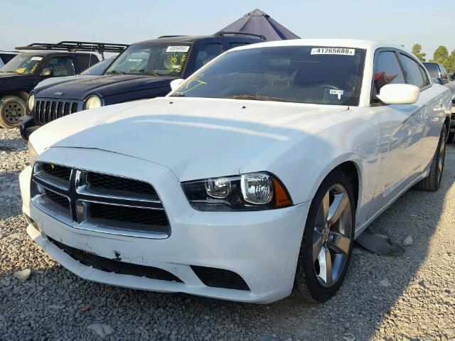 2C3CDXAT7CH305809 - 2012 DODGE CHARGER PO WHITE photo 2