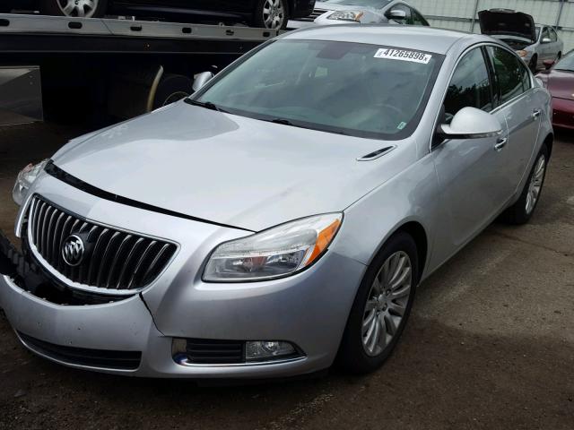 2G4GS5EVXD9241534 - 2013 BUICK REGAL PREM SILVER photo 2