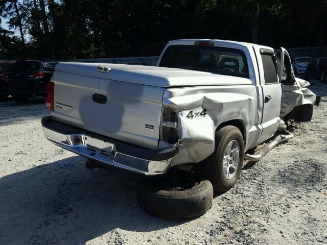 1D3HW48N95S170398 - 2005 DODGE DAKOTA QUA SILVER photo 4