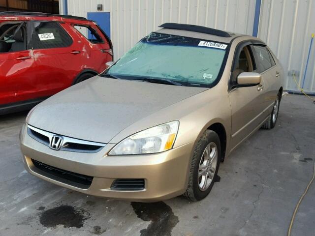 1HGCM56877A157526 - 2007 HONDA ACCORD GOLD photo 2