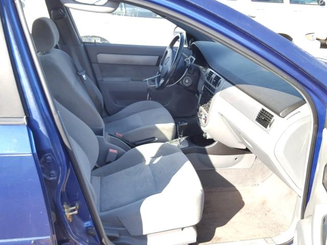 KL5JJ52ZX4K956080 - 2004 SUZUKI FORENZA LX BLUE photo 5