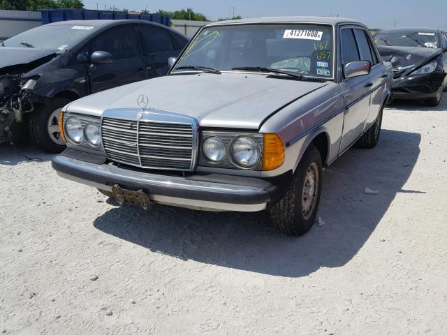 WDBAB33A3EA187657 - 1984 MERCEDES-BENZ 300 DT SILVER photo 2