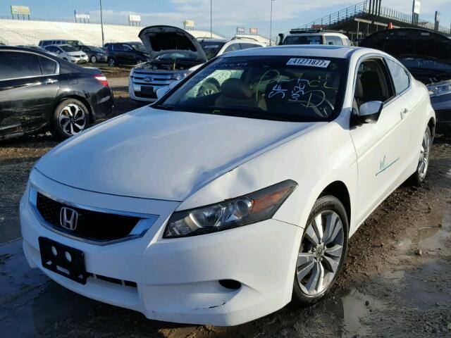 1HGCS12899A023267 - 2009 HONDA ACCORD WHITE photo 2