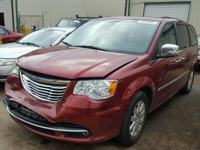 2C4RC1CG7CR252299 - 2012 CHRYSLER TOWN & COU RED photo 2