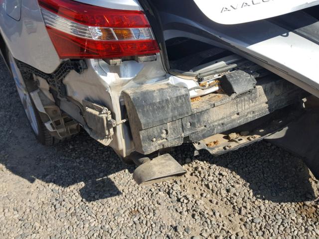 4T1BK1EB0DU006720 - 2013 TOYOTA AVALON BAS Silber Foto 9