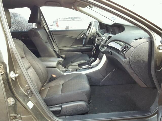 1HGCR2F56EA010682 - 2014 HONDA ACCORD SPO GRAY photo 5