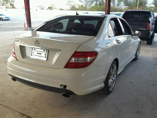 WDDGF5EB6AF399702 - 2010 MERCEDES-BENZ C 300 白色 照片 4