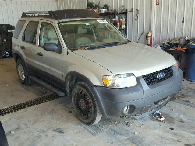 1FMCU93185KE16735 - 2005 FORD ESCAPE XLT TAN photo 1