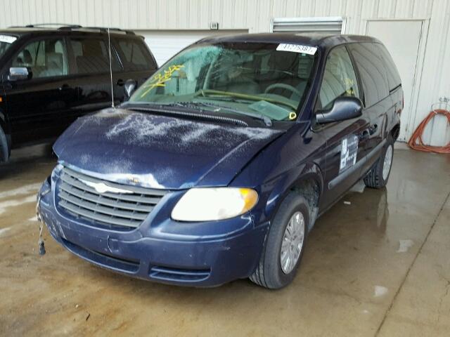 1C4GP45R35B185181 - 2005 CHRYSLER TOWN & COU BLUE photo 2