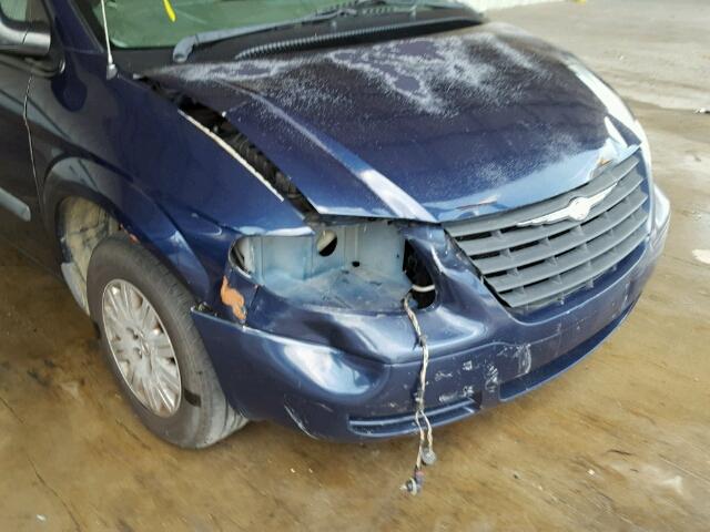 1C4GP45R35B185181 - 2005 CHRYSLER TOWN & COU BLUE photo 9