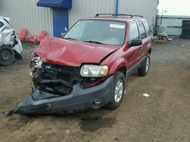 1FMYU03105KB05138 - 2005 FORD ESCAPE XLT RED photo 2