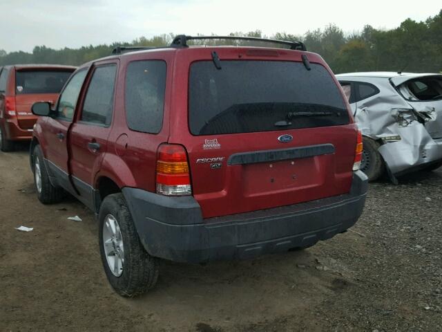 1FMYU03105KB05138 - 2005 FORD ESCAPE XLT RED photo 3