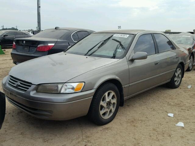 4T1BF22K8VU009218 - 1997 TOYOTA CAMRY GRAY photo 2