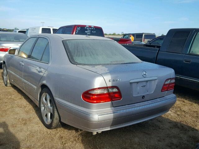 WDBJF70J22B484473 - 2002 MERCEDES-BENZ E 430 SILVER photo 3