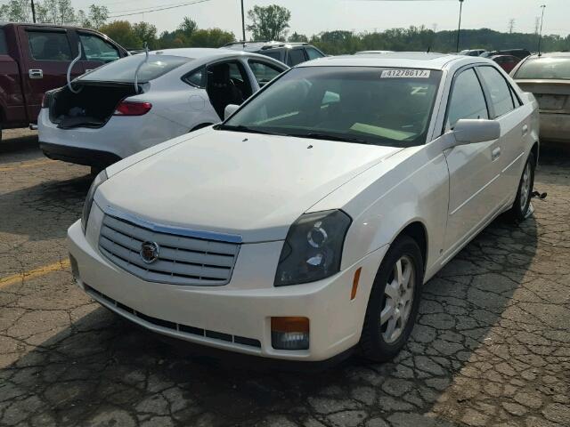 1G6DP577170166473 - 2007 CADILLAC CTS HI FEA WHITE photo 2