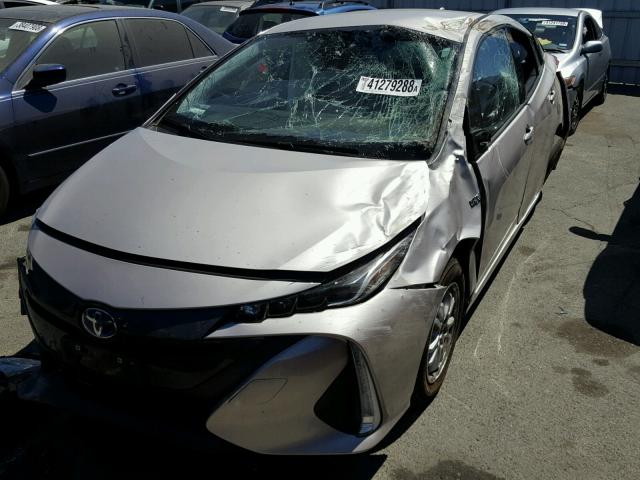 JTDKARFP8H3019713 - 2017 TOYOTA PRIUS PRIM ვერცხლისფერი ფოტო 2