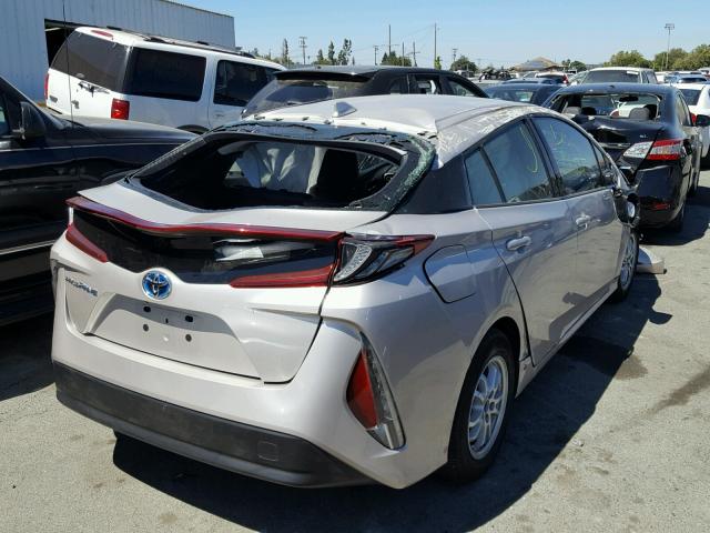 JTDKARFP8H3019713 - 2017 TOYOTA PRIUS PRIM ვერცხლისფერი ფოტო 4