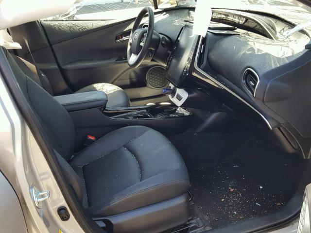 JTDKARFP8H3019713 - 2017 TOYOTA PRIUS PRIM ვერცხლისფერი ფოტო 5