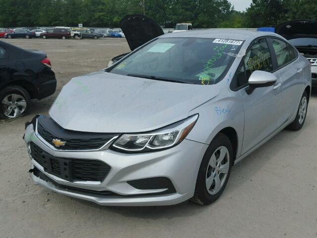 1G1BC5SM8H7123229 - 2017 CHEVROLET CRUZE SILVER photo 2