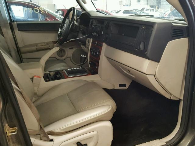 1J8HH58216C247686 - 2006 JEEP COMMANDER GRAY photo 5