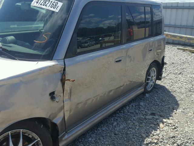JTLKT324X50178589 - 2005 TOYOTA SCION XB Silber Foto 9