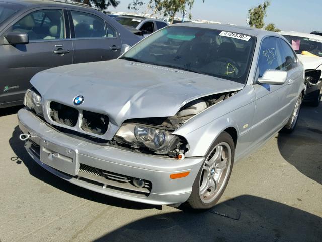 WBABN53471JU36150 - 2001 BMW 330 CI SILVER photo 2