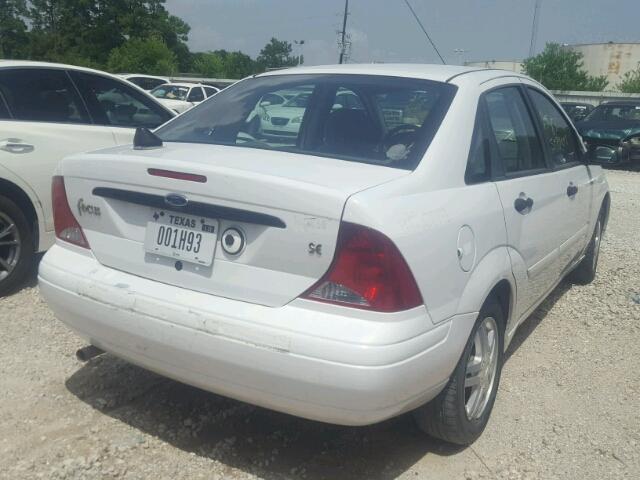 1FAFP34364W103363 - 2004 FORD FOCUS SE C WHITE photo 4