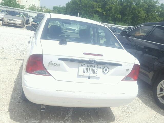 1FAFP34364W103363 - 2004 FORD FOCUS SE C WHITE photo 6