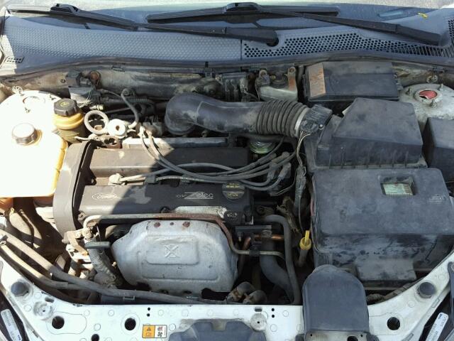 1FAFP34364W103363 - 2004 FORD FOCUS SE C WHITE photo 7