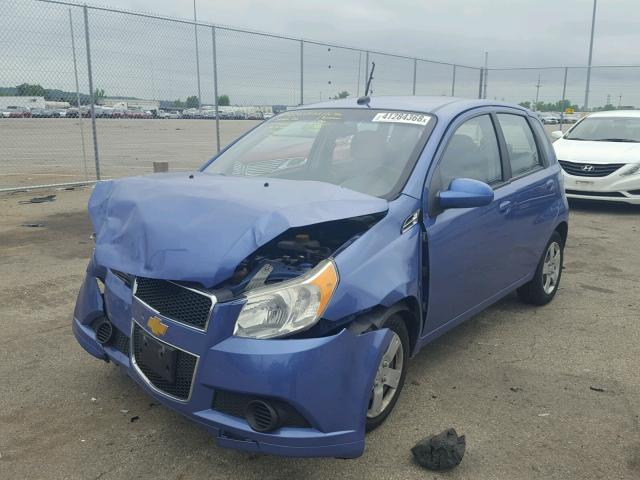 KL1TD66E39B317691 - 2009 CHEVROLET AVEO LS BLUE photo 2