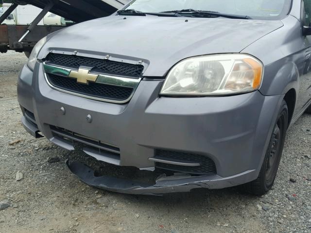 KL1TD5DE8BB256325 - 2011 CHEVROLET AVEO LS SILVER photo 9