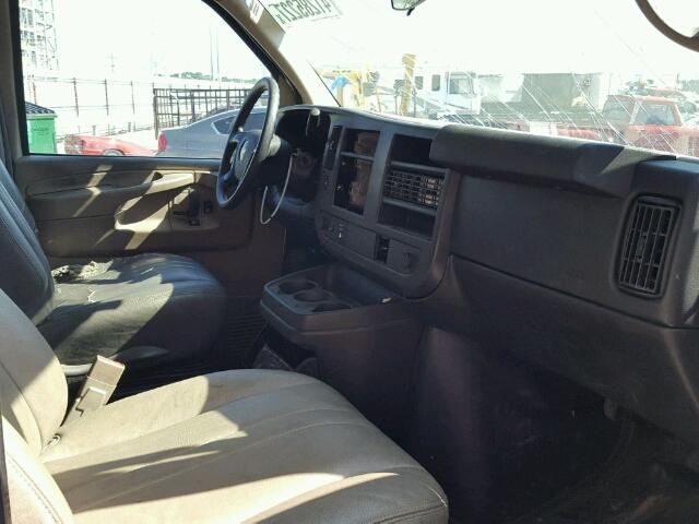 1GCWGFCF9F1278391 - 2015 CHEVROLET EXPRESS G2 WHITE photo 5