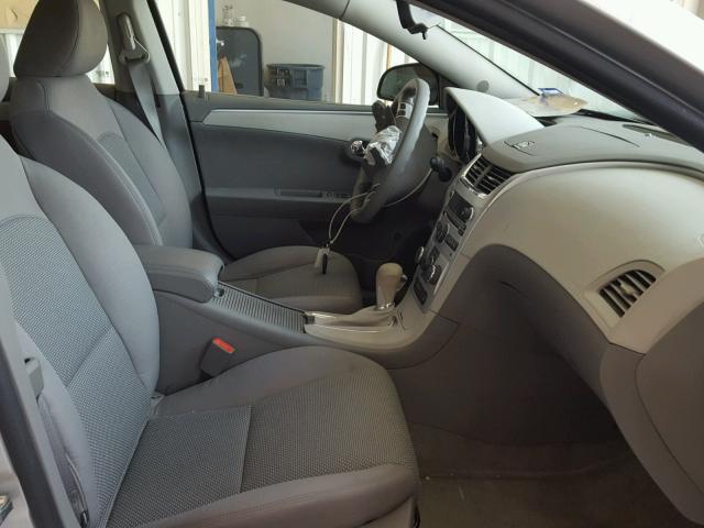 1G1ZB5E05CF370278 - 2012 CHEVROLET MALIBU LS 灰色 照片 5