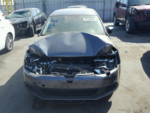 3VW2K7AJ2EM333966 - 2014 VOLKSWAGEN JETTA BASE 灰色 照片 9