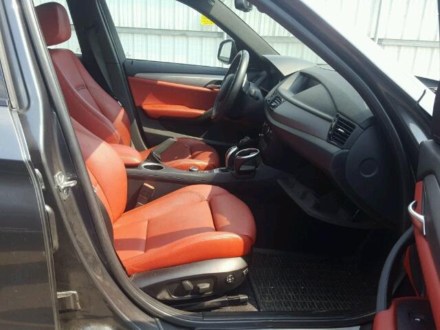 WBAVM1C5XDVW46160 - 2013 BMW X1 SDRIVE2 Күміс фото 5