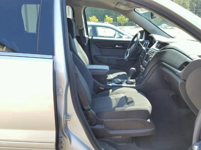 1GNKRHKD4GJ123812 - 2016 CHEVROLET TRAVERSE SILVER photo 5