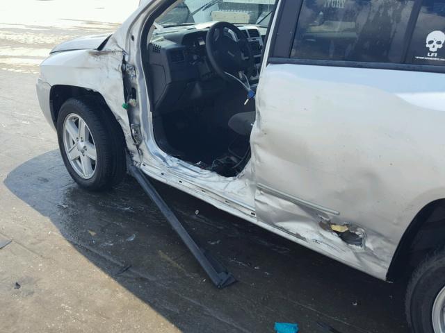 1J8FT47W08D628592 - 2008 JEEP COMPASS SP SILVER photo 10