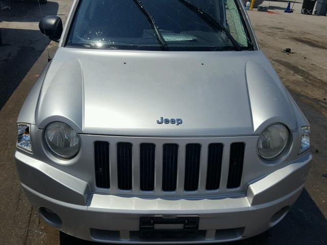1J8FT47W08D628592 - 2008 JEEP COMPASS SP SILVER photo 7