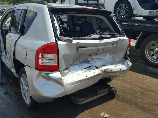 1J8FT47W08D628592 - 2008 JEEP COMPASS SP SILVER photo 9