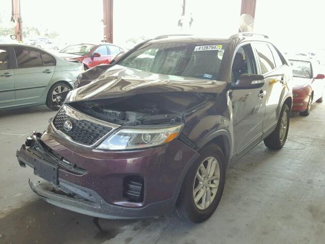 5XYKT3A66EG489025 - 2014 KIA SORENTO BURGUNDY photo 2