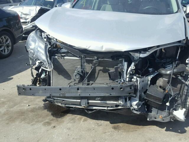 2T3RFREV2DW032979 - 2013 TOYOTA RAV4 XLE SILVER photo 9