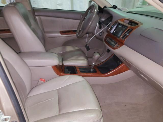 4T1BE30K74U819739 - 2004 TOYOTA CAMRY LE 棕色 照片 5