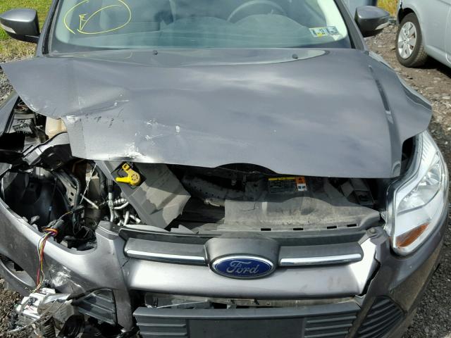1FADP3F27DL317372 - 2013 FORD FOCUS GRAY photo 7
