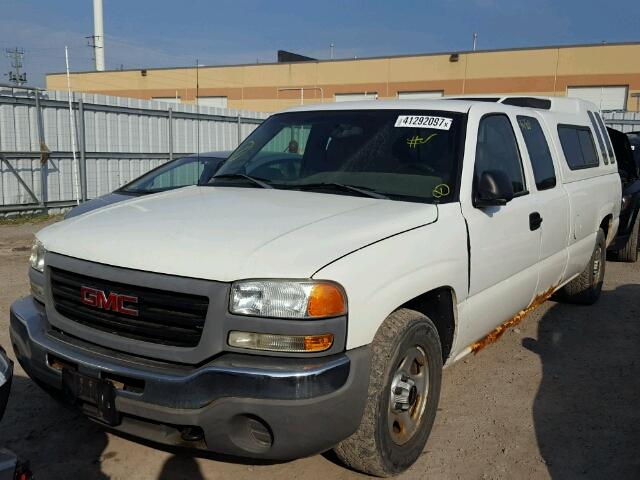 1GTEC19V04E345524 - 2004 GMC SIERRA C15 WHITE photo 2