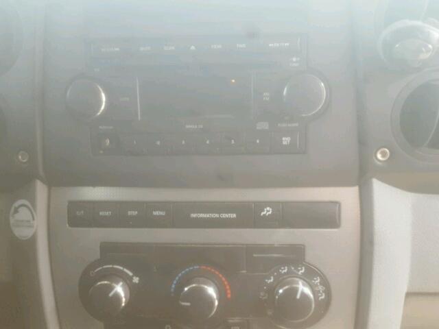 1J8HG48K37C601223 - 2007 JEEP COMMANDER WHITE photo 9