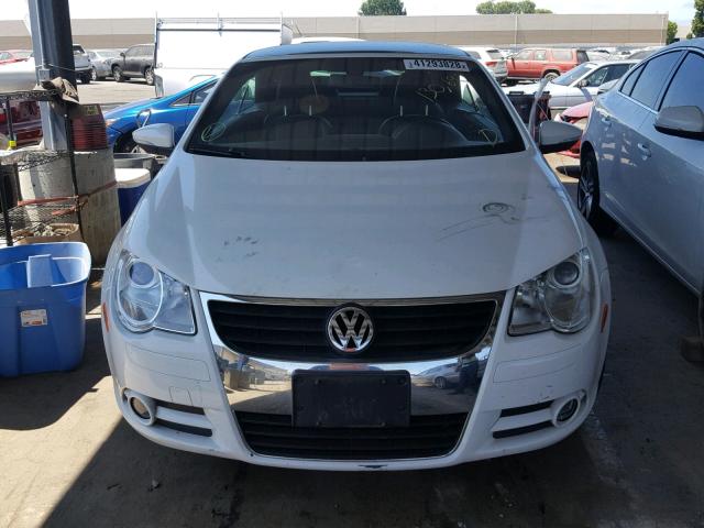WVWFA71F39V015420 - 2009 VOLKSWAGEN EOS LUX 白色 照片 10